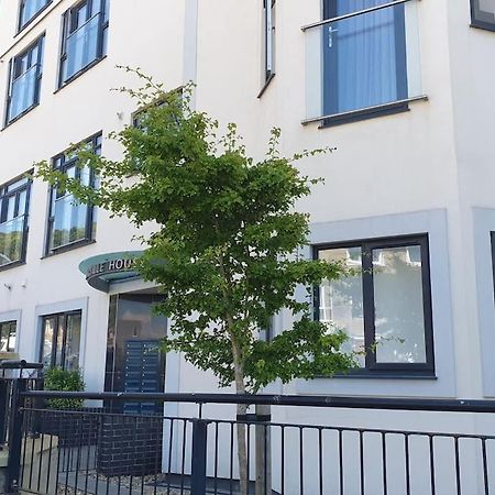 Modern Apartment With Stunning Sea View Weston-super-Mare Bagian luar foto
