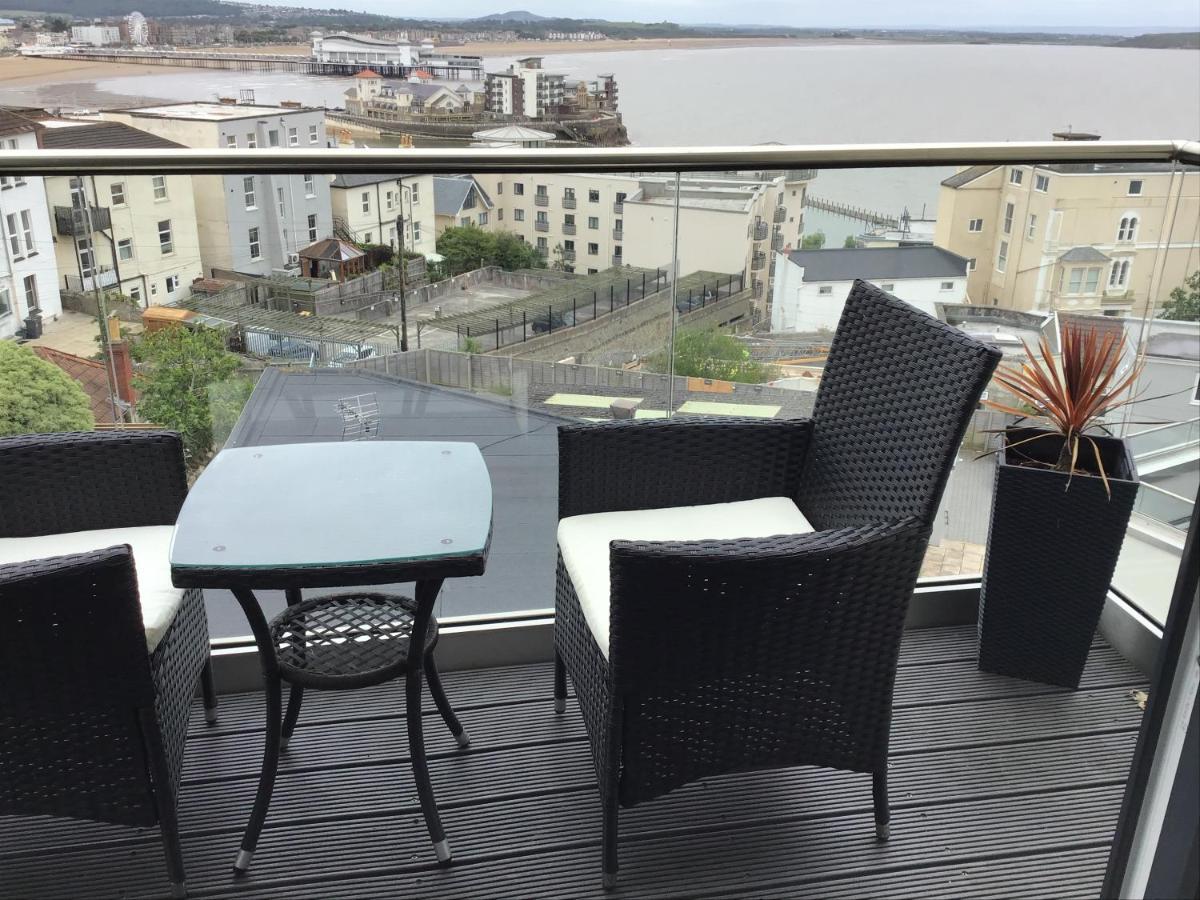 Modern Apartment With Stunning Sea View Weston-super-Mare Bagian luar foto