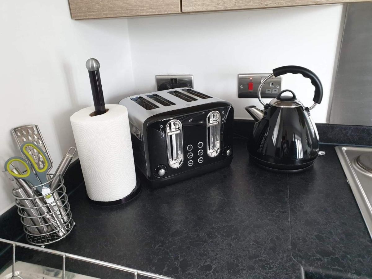 Modern Apartment With Stunning Sea View Weston-super-Mare Bagian luar foto