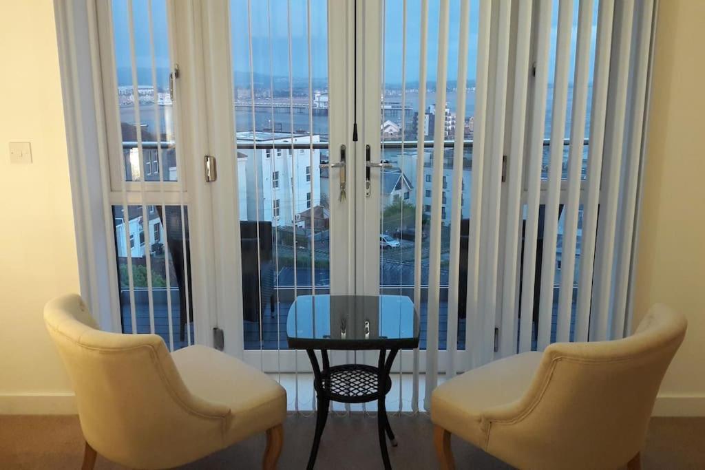 Modern Apartment With Stunning Sea View Weston-super-Mare Bagian luar foto
