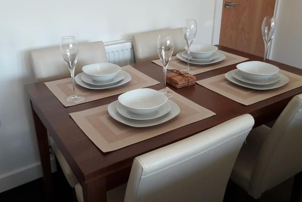 Modern Apartment With Stunning Sea View Weston-super-Mare Bagian luar foto
