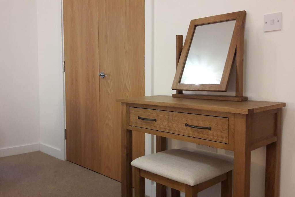 Modern Apartment With Stunning Sea View Weston-super-Mare Bagian luar foto
