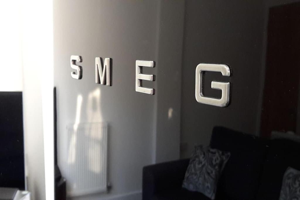 Modern Apartment With Stunning Sea View Weston-super-Mare Bagian luar foto