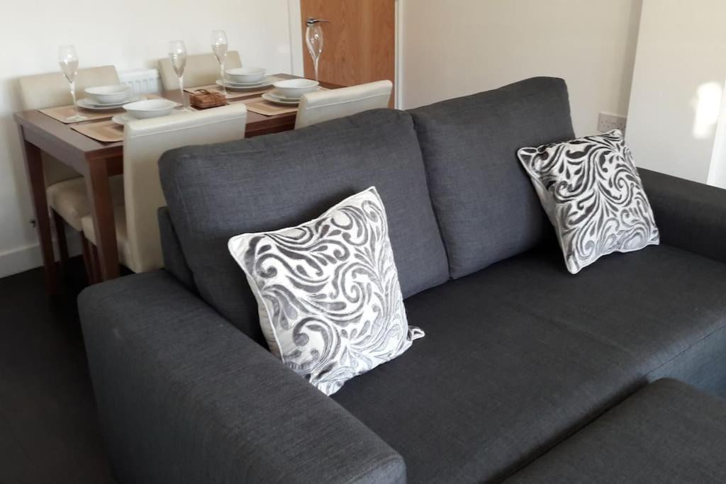 Modern Apartment With Stunning Sea View Weston-super-Mare Bagian luar foto