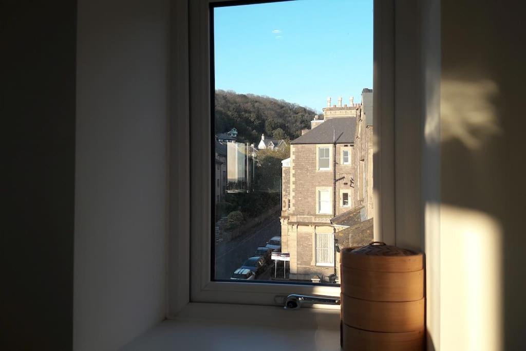 Modern Apartment With Stunning Sea View Weston-super-Mare Bagian luar foto