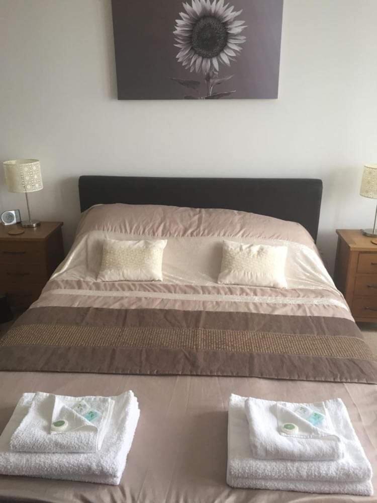 Modern Apartment With Stunning Sea View Weston-super-Mare Bagian luar foto